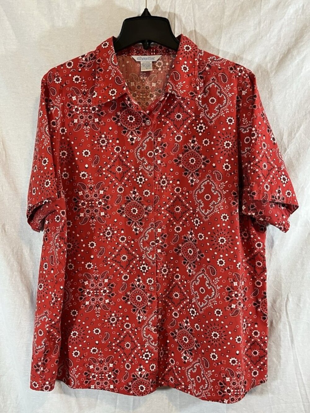 Silhouettes Women’s 1X Red Handkerchief Print Short Sleeve Blouse
